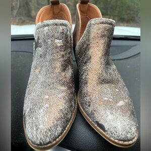 Boutique by Corkys Booties Size 9